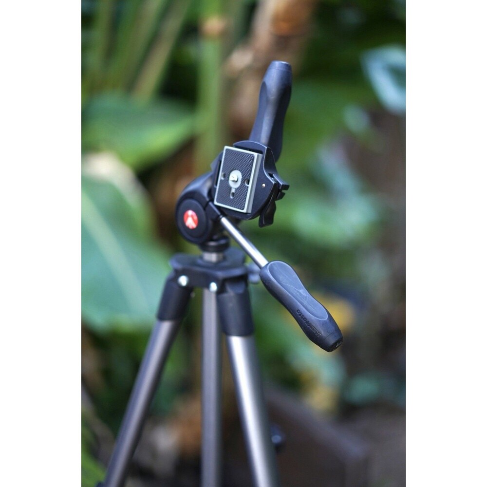Manfrotto Compact Advanced Tripod MKCOMPACTADV-BK – Quick Release – Lightweight